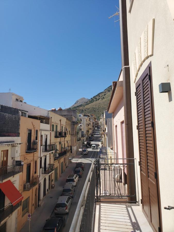 Palazzo Del Golfo Apartment Кастеламаре дел Голфо Екстериор снимка